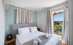Chris Apartement